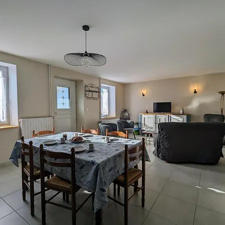 De Charme Pour 6 Personnes Avec Terrasse Et Wifi Landhaus Raucoules